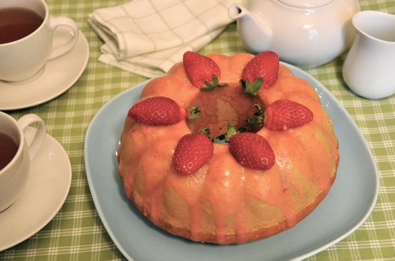 Torta glassata alle fragole