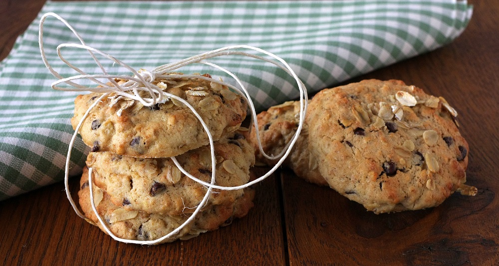 Cookies all’avena, noci e gocce di cioccolato