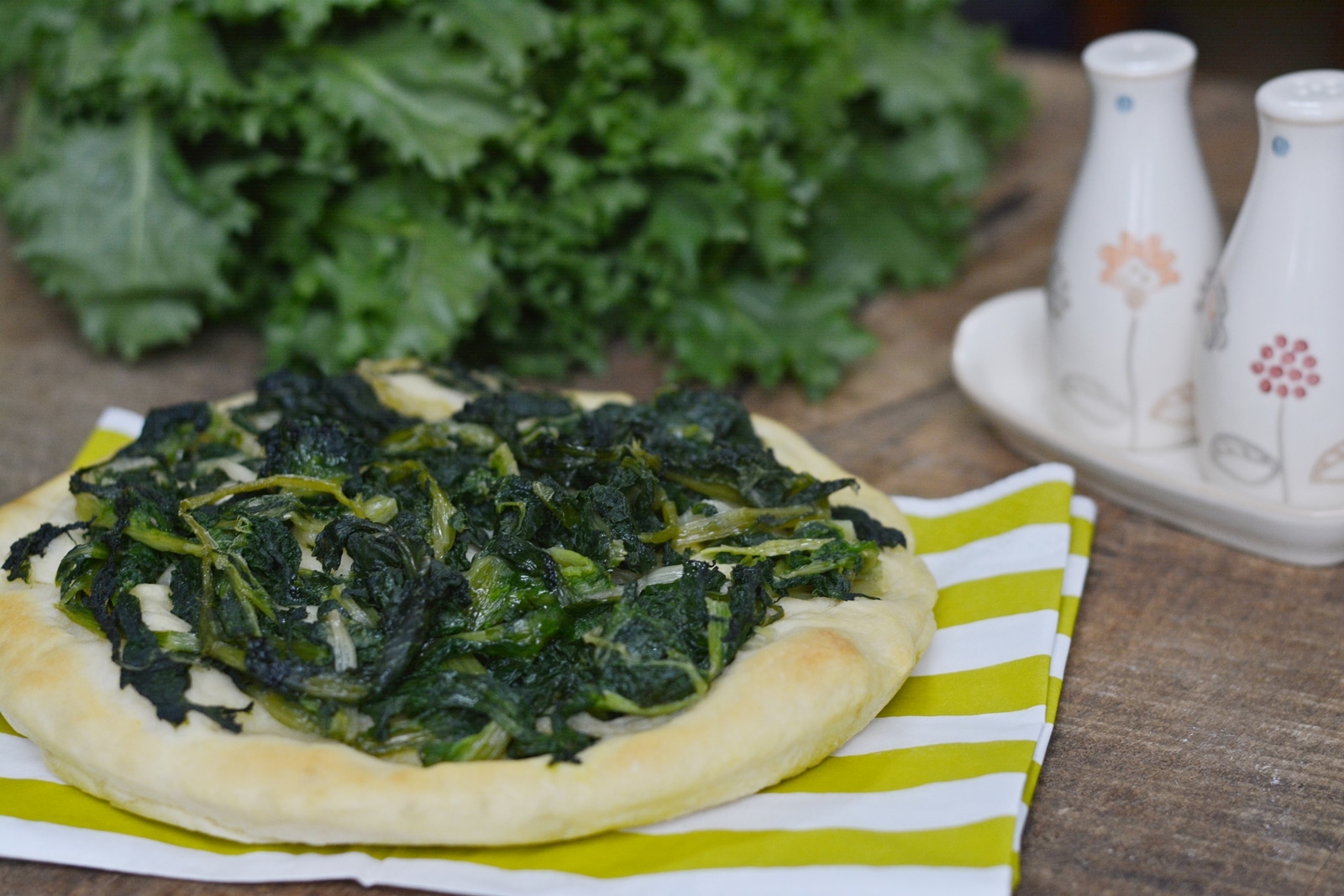 Focaccia con alici e scarole