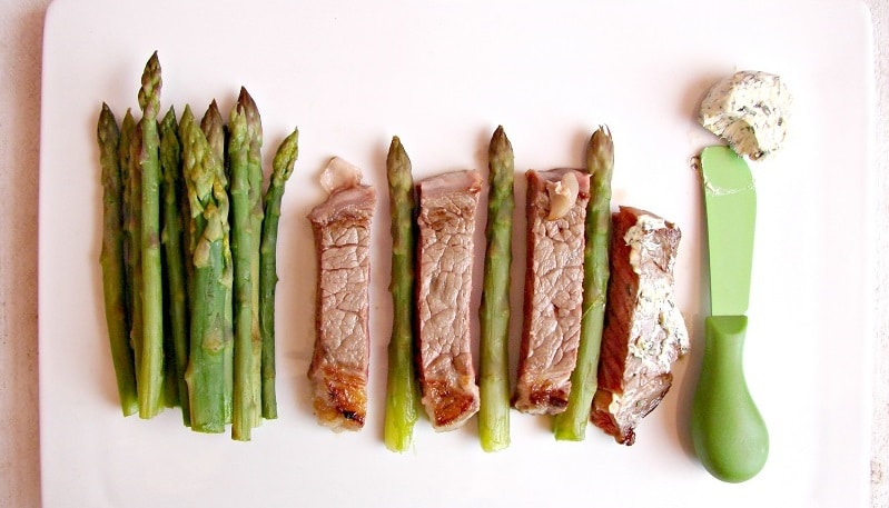 Tagliata di manzo alle erbe