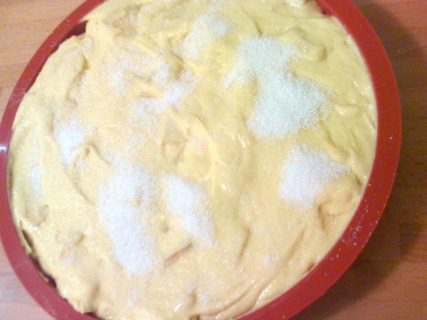 Preparazione torta di mele senza burro e latte 3