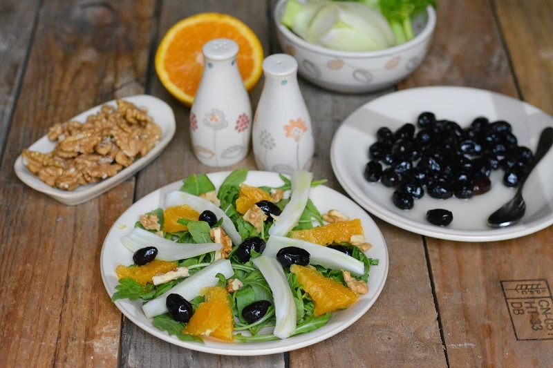 Insalata rucola, noci e finocchi