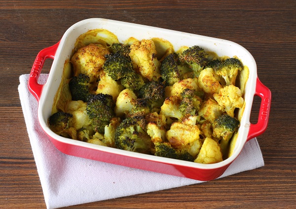 Curry di cavolfiore e broccoli al forno