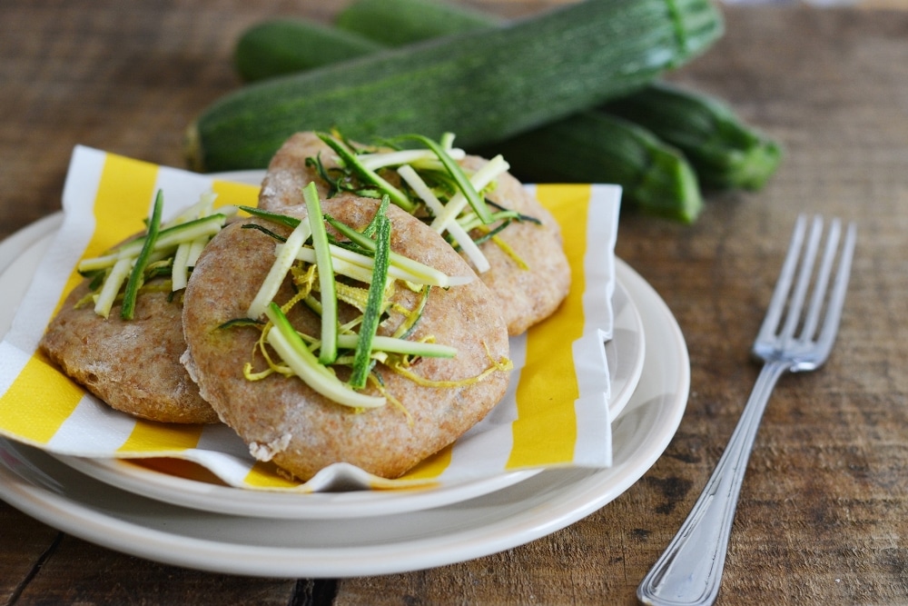 Focaccine integrali e zucchine