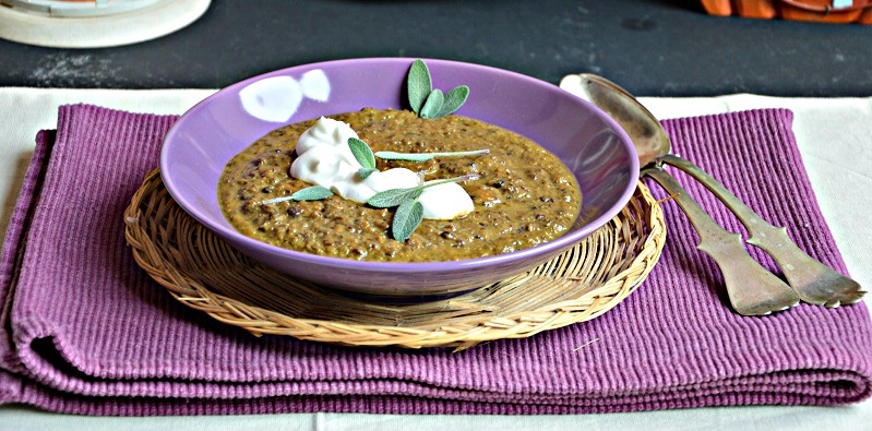 Zuppa di lenticchie, zucca e yogurt