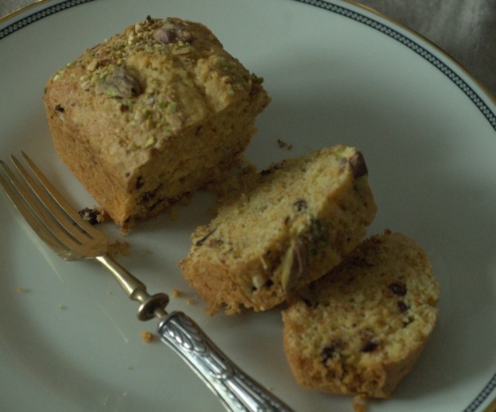 Mini plumcake di carote con cioccolato e pistacchi