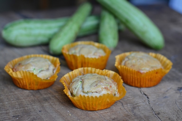 Muffin salati alle zucchine