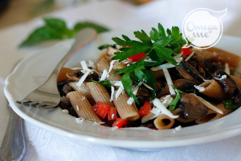 Pennette integrali con funghi e crudaiola