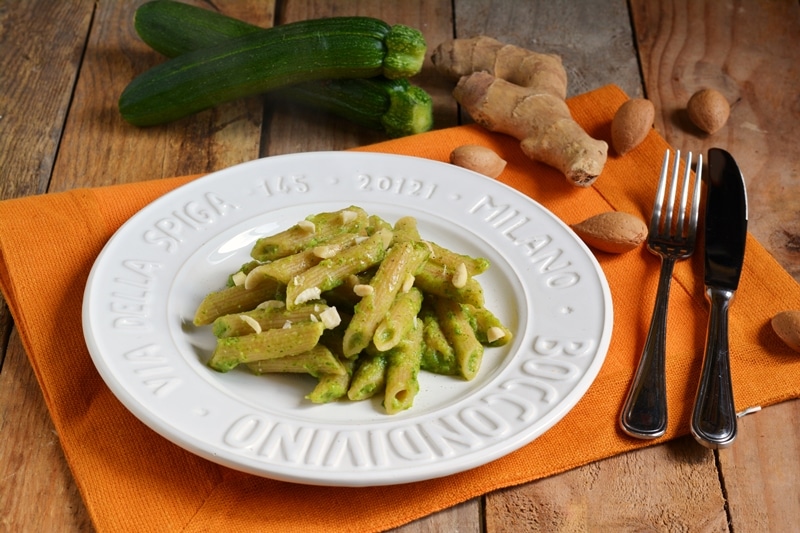 Pennette integrali con zucchine e zenzero