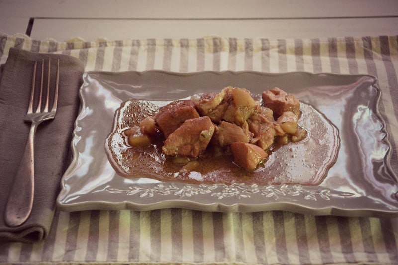 Pollo al vino con le pere