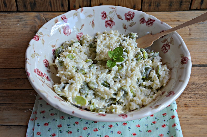 Riso e fave con crema allo yogurt