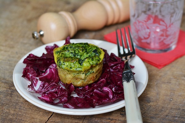 Sformatino di spinaci su insalatina di radicchio