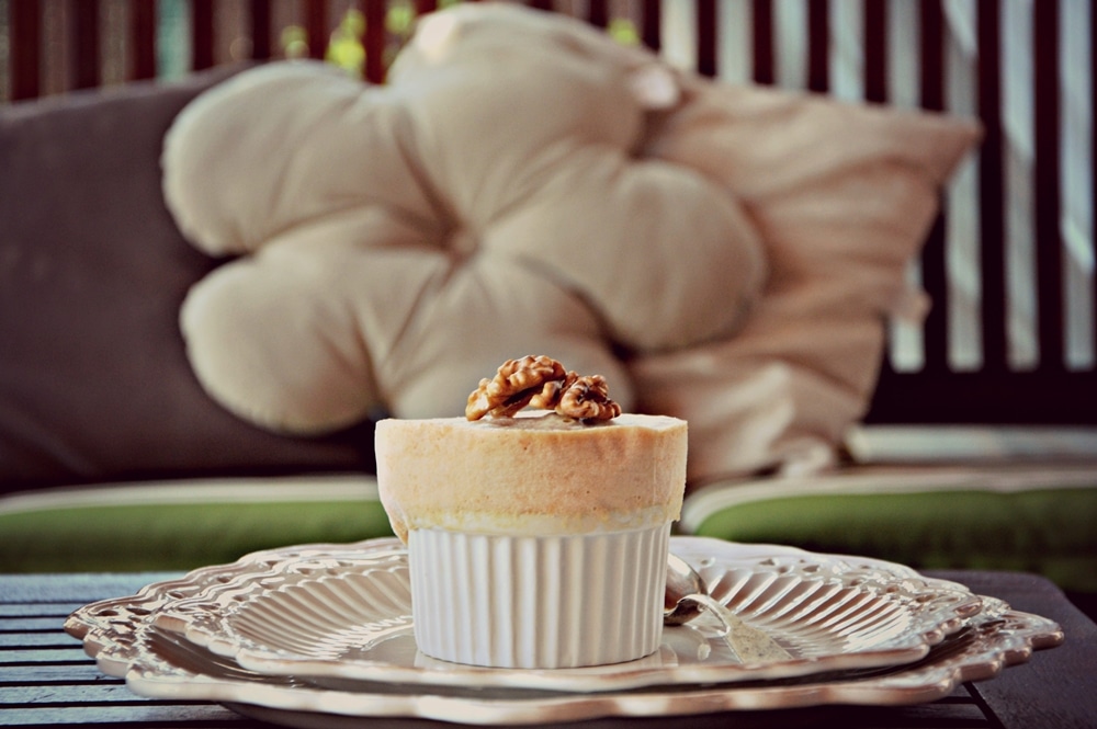 Soufflè freddo di pesche e noci