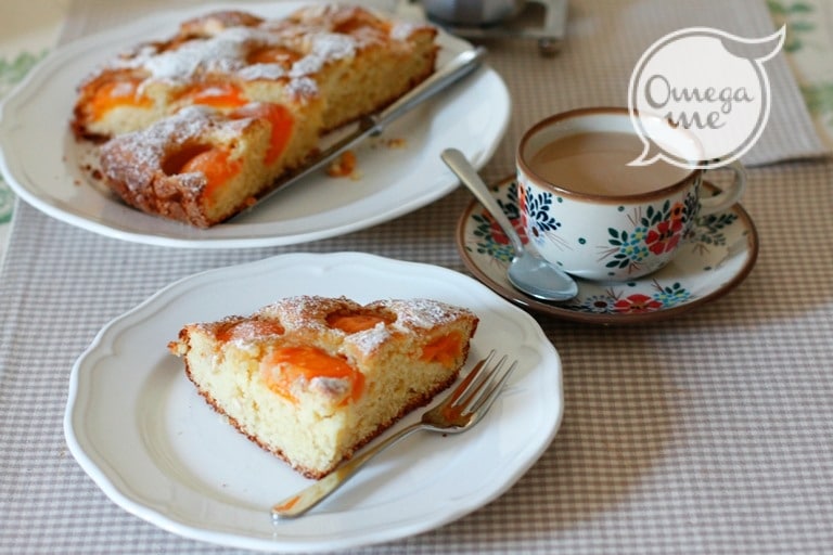 Torta di farro con albicocche e mandorle