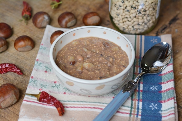 Zuppa di fagioli, castagne, funghi e soia