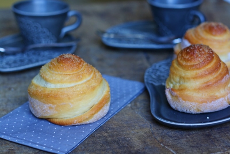 Girelle di brioche al cardamomo