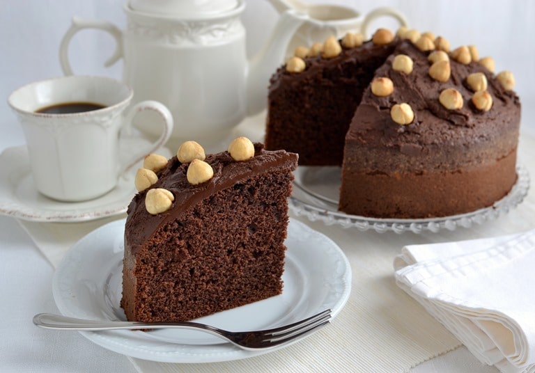 Torta alla crema di nocciole e cioccolato