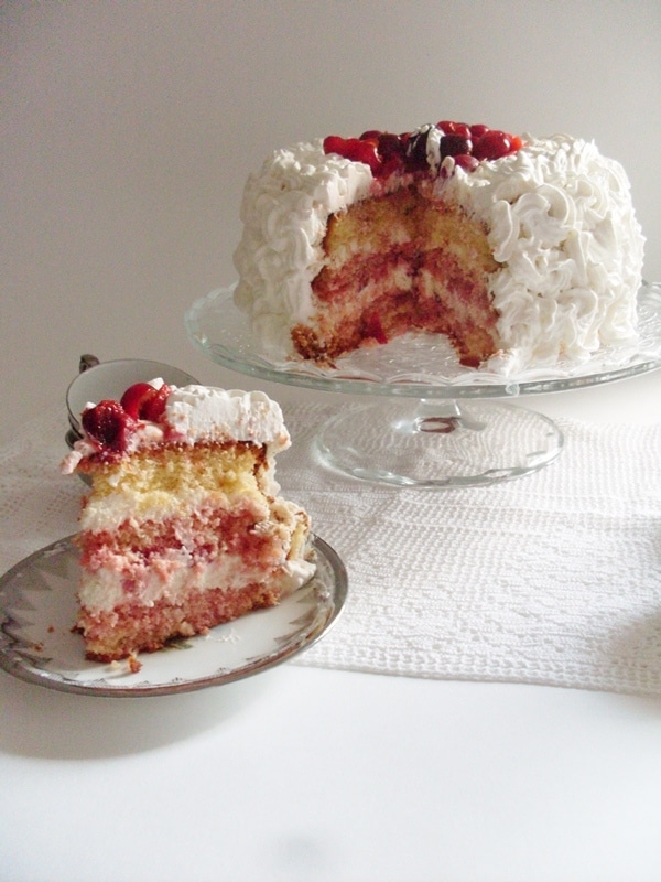 Torta panna e fragole