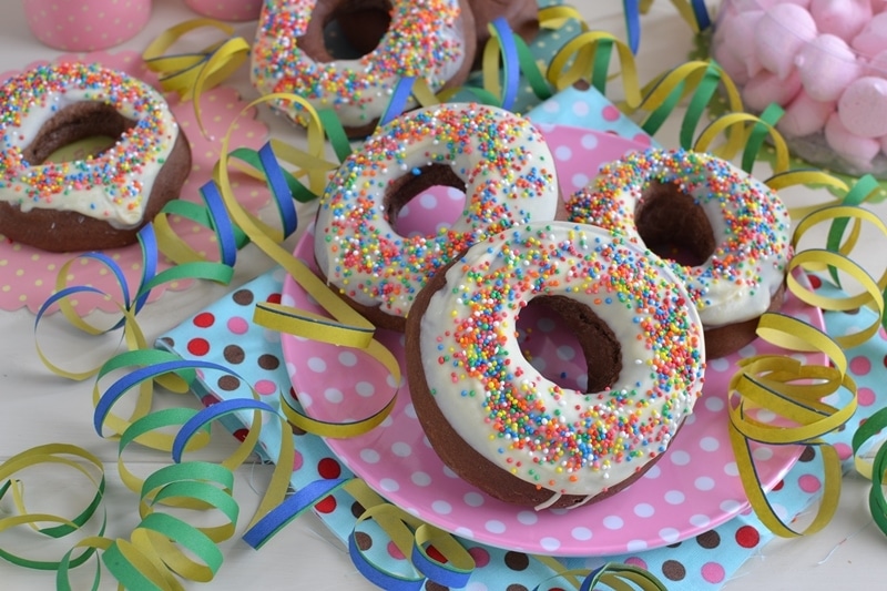 Ciambelle multicolor al forno