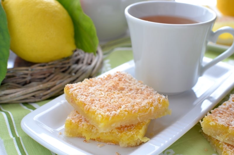 Torta a quadrotti agli agrumi e cocco