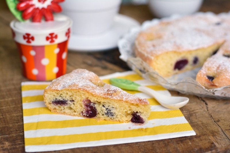 Focaccia dolce di ciliegie