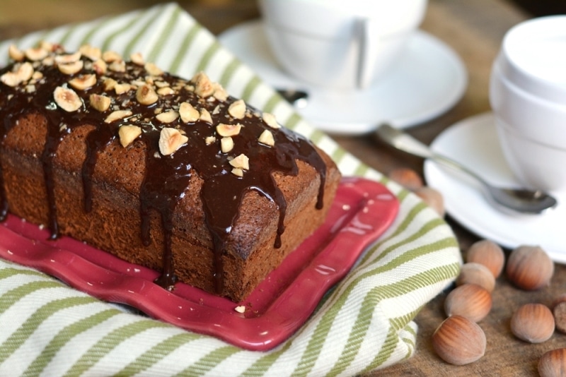 Plumcake goloso con glassa al cioccolato