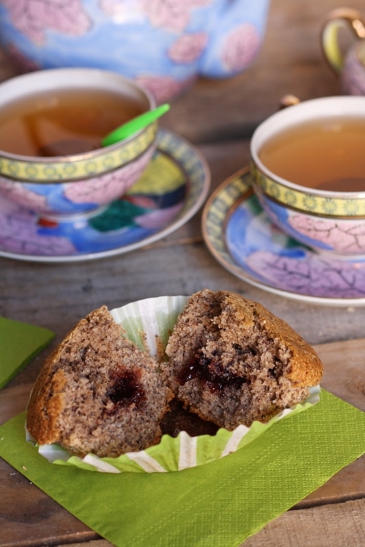 Muffin di grano saraceno con marmellata ai frutti rossi