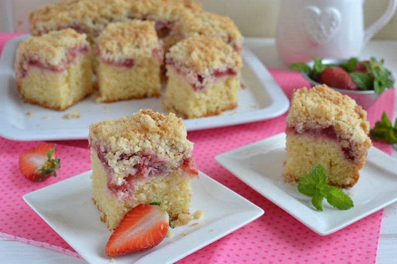 Torta crumble di fragole e cocco