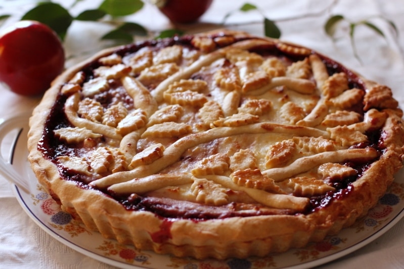 Crostata di Natale con foglie di frolla