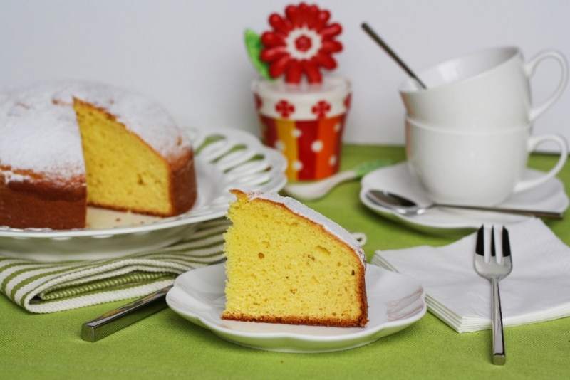Torta con ricotta e zafferano, una squisita torta soffice