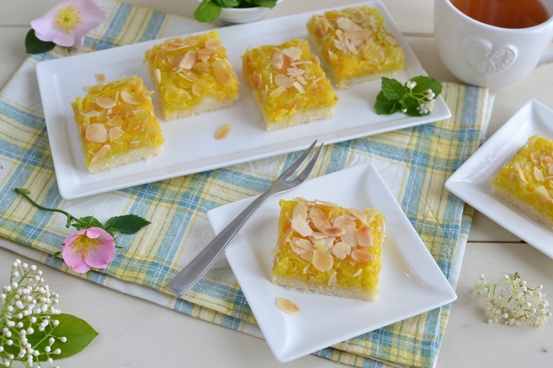 Quadrotti all’ananas e cocco
