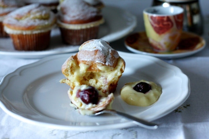 Muffin con cuore di crema pasticcera