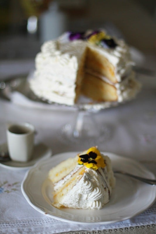 Torta golosa con crema di pesche sciroppate