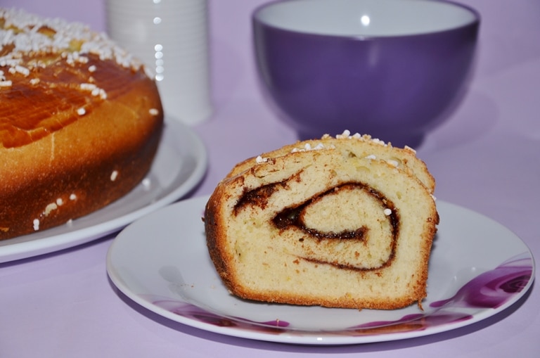 Ciambella brioche alla crema di nocciole