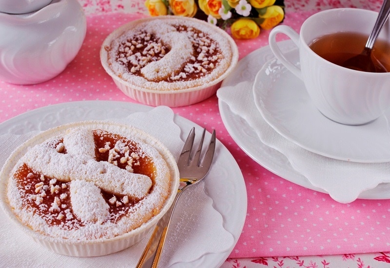 Crostatine di pesche e nocciole