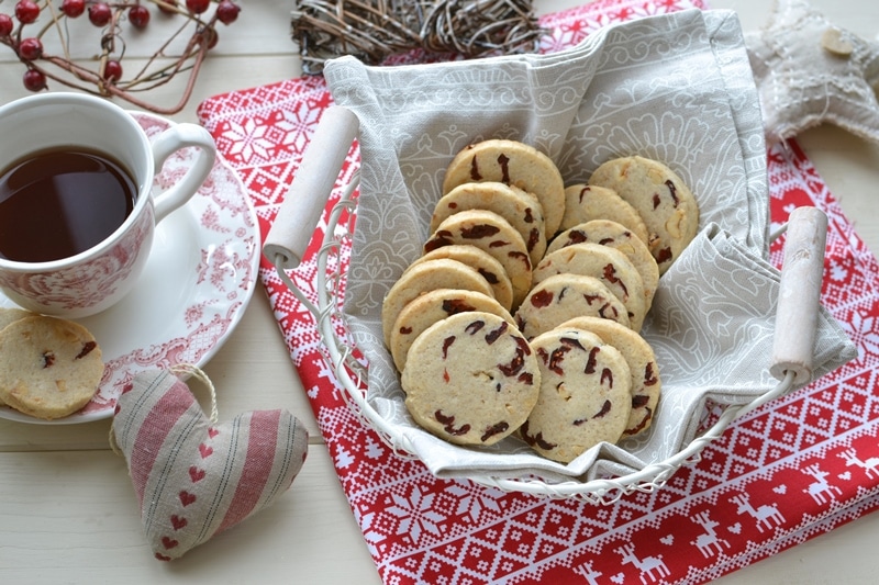 Biscotti nocciole e mirtilli rossi