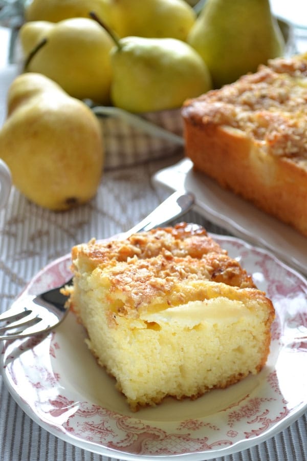 Torta pere, nocciole e kefir