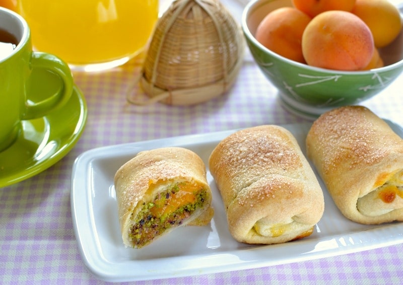 Fagottini albicocche e pistacchi