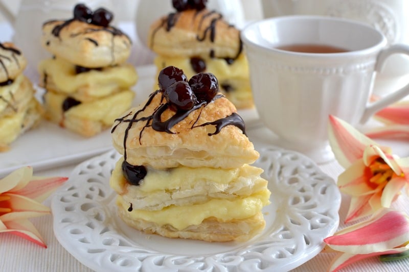 Napoleons amarene e lemon curd