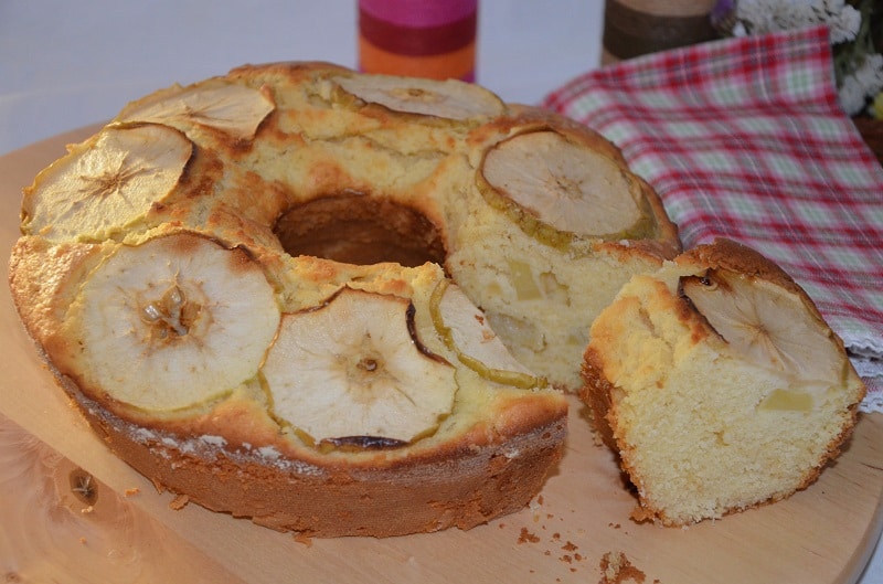 Ciambella di mele e ricotta