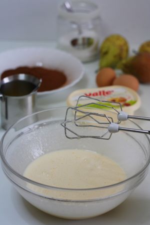 Crostata con pere e cacao: aggiungere Vallé e farina