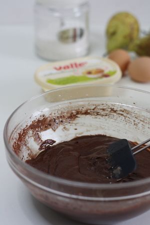 Crostata con pere e cacao: aggiungere il cacao