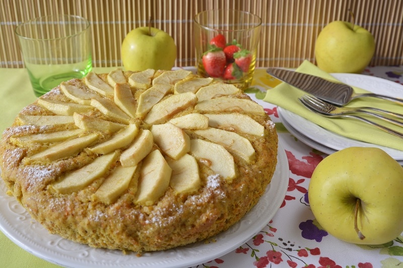 Torta di carote e mele