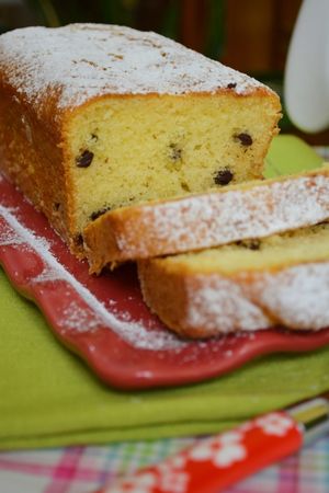 Plumcake con farina di riso e cioccolato: servire con lo zucchero a velo