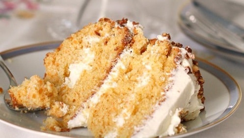 Torta di carote, mandorle e nocciole caramellate