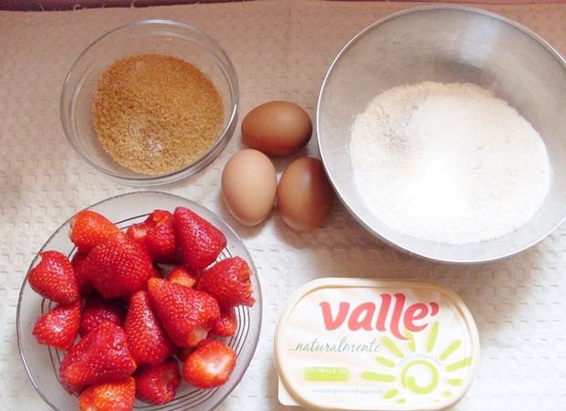 Torta soffice alle fragole: gli ingredienti