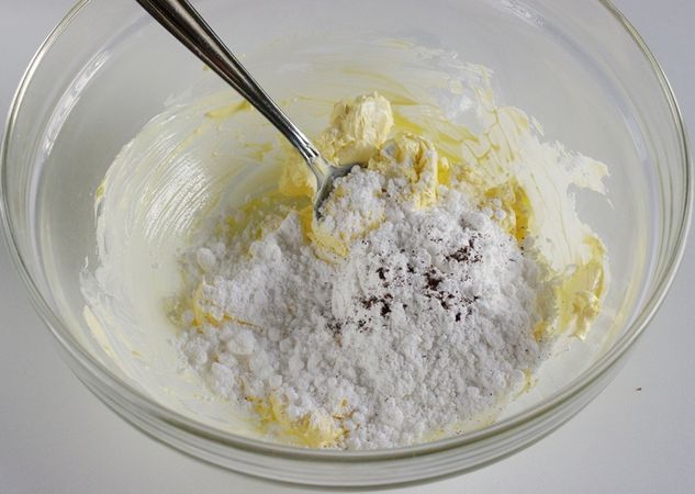 Crostata di albumi con gelatina di mele cotogne: ottenere una crema