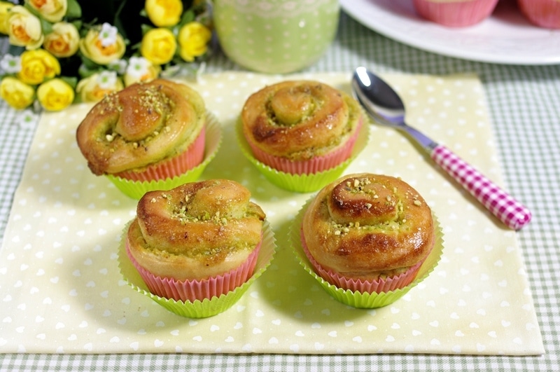 Bouquet di rose al cioccolato bianco e pistacchi