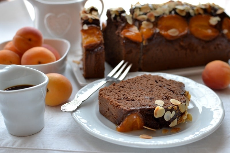Plumcake albicocche, cioccolato e caffè