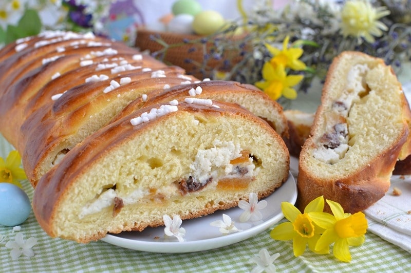 Brioche farcita di pasqua